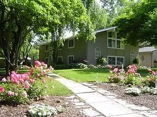 61 Westgate Dr photo 1