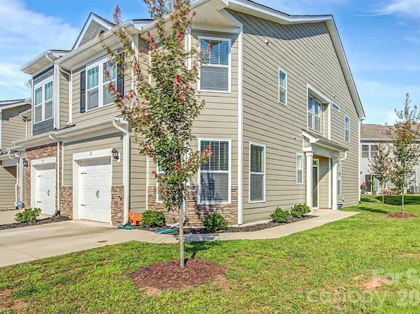 33 Cedar Hill Rd, Hendersonville, NC 28792