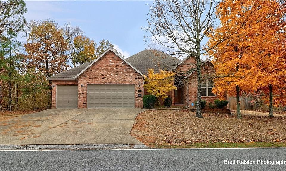 1st image of 16 Stoneykirk Dr