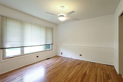 4th image of 2811 E Bel Aire Dr