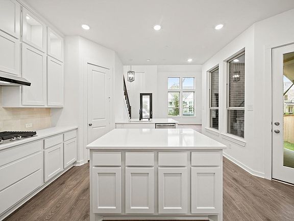 7th image of this home