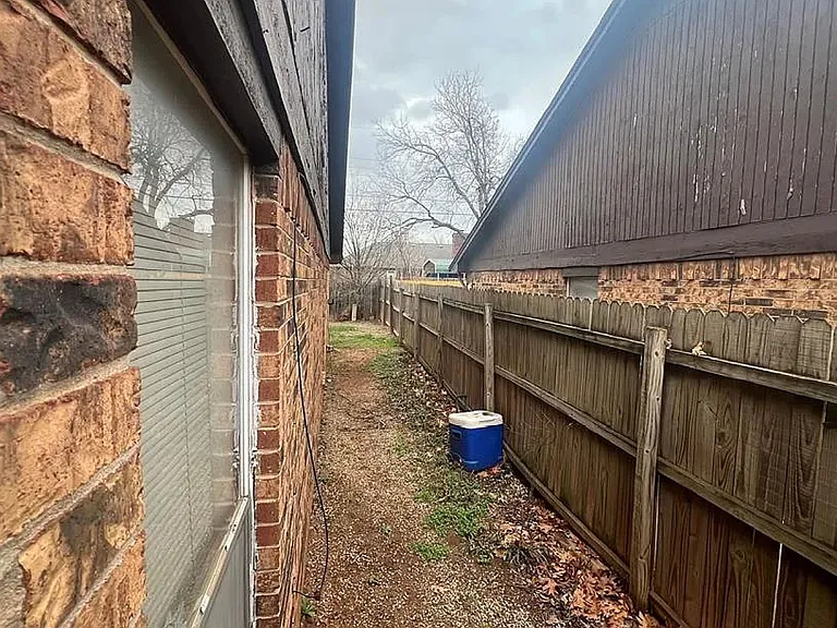 2533 W Hefner Rd — Photo 10