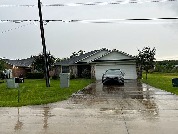 4th image of 4111 Country Club Dr