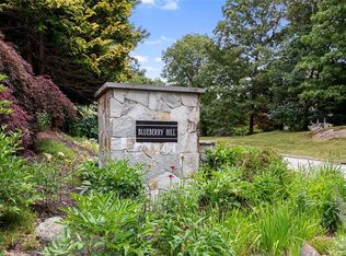 30 Rock Way, North Kingstown, RI 02818