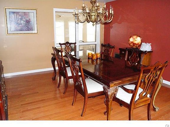 5th image of 2204 Meadow Lane Dr