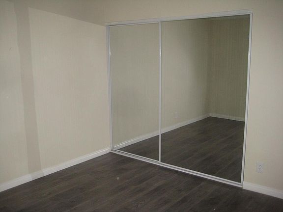 4th image of 5051 Whitsett Ave APT 8