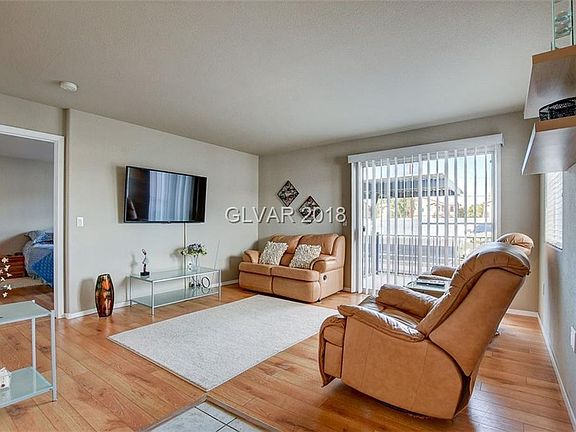 3rd image of 5330 Portavilla Ct Unit 102