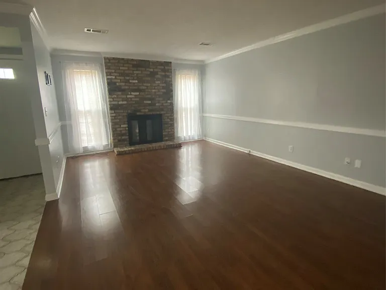 3050 Sutton Dr — Photo 4