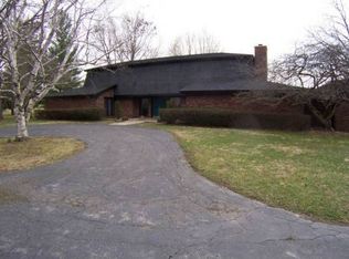 1601 Golf Dr, Mahomet, IL 61853