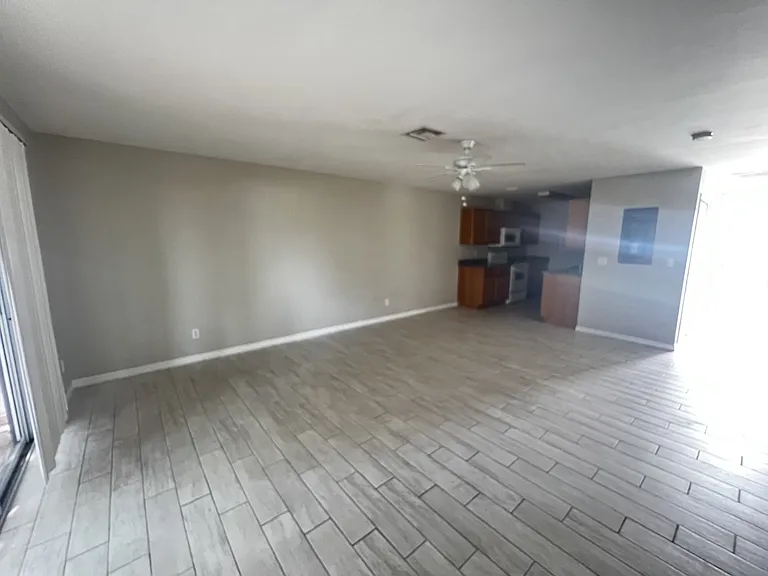 1019 SE 11th St #2 — Photo 3