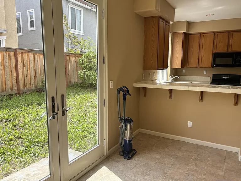 3902 Hidden Grove Ln — Photo 13