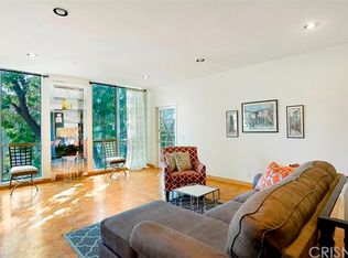 1820 Canyon Dr APT 205, Los Angeles, CA 90028