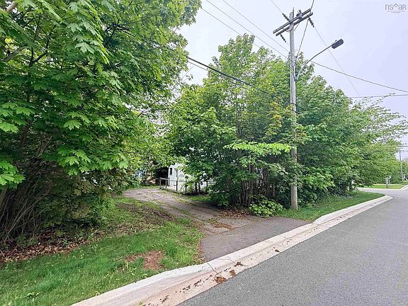 3rd image of 25 Queen St