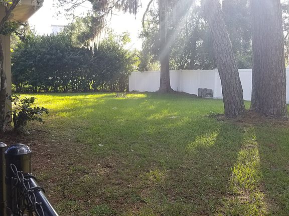 3rd image of 302 Longwood Dr