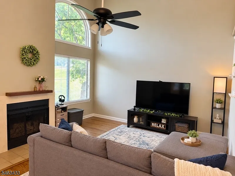 1 bed, 1.0 bath, $2,500 — Photo 2