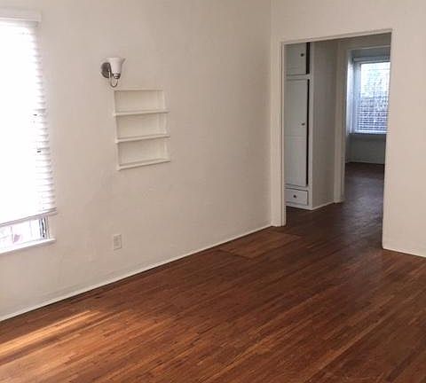 3rd image of 8433 Blackburn Ave
