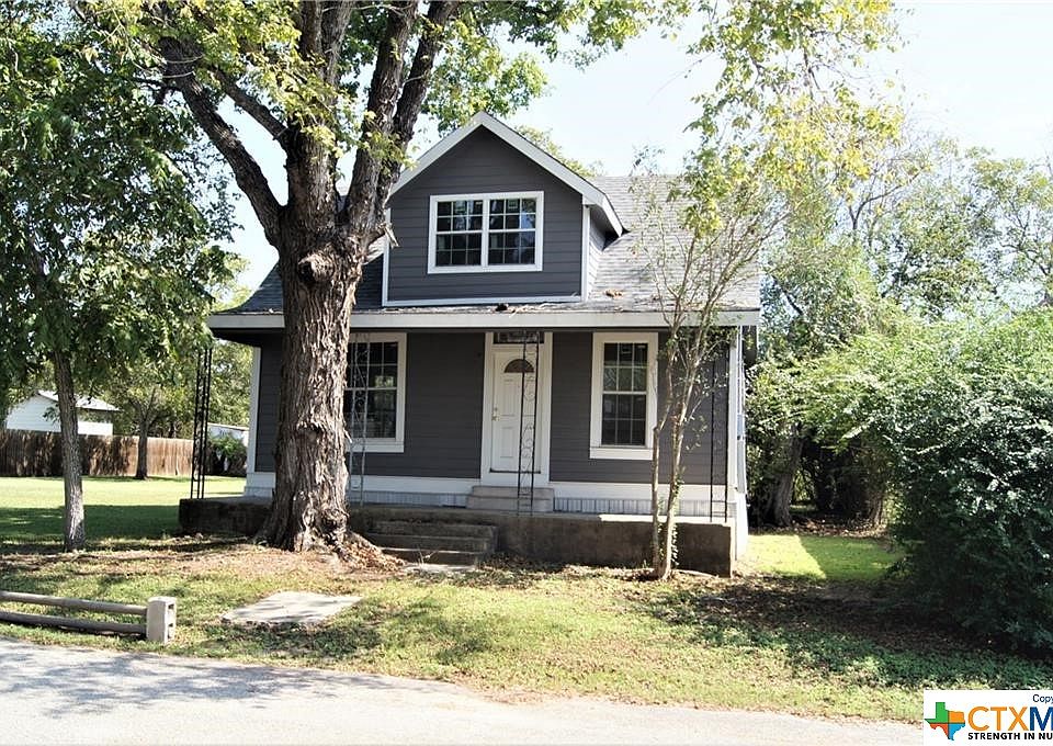 107 Ranney St, Yoakum, TX 77995 Zillow