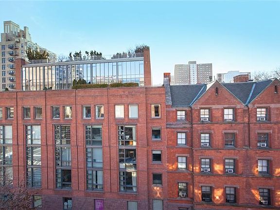 3rd image of 403 W 21st St APT 5W