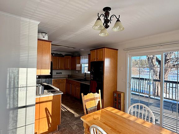 3rd image of 98 New County Road