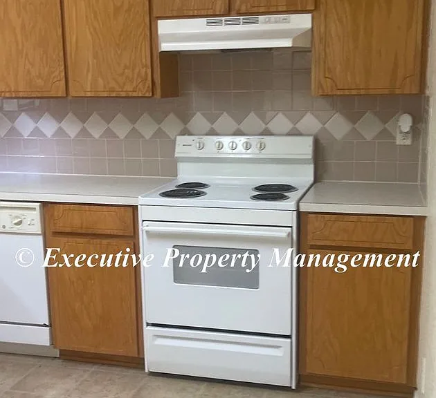 1140-1142 County Road 4804 — Photo 3