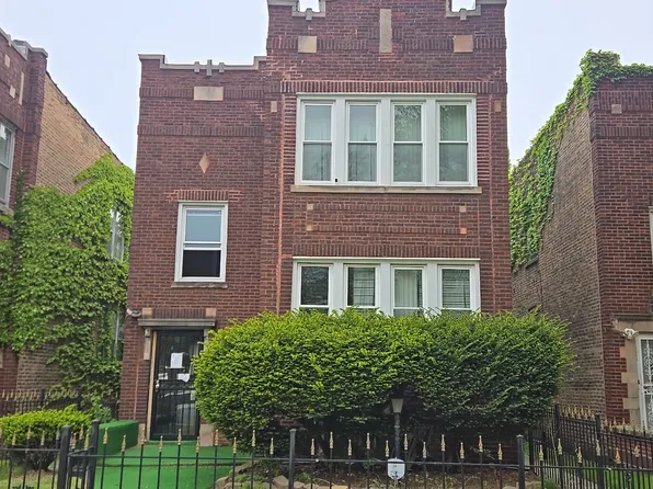 7627 S Bennett Ave, Chicago, IL 60649