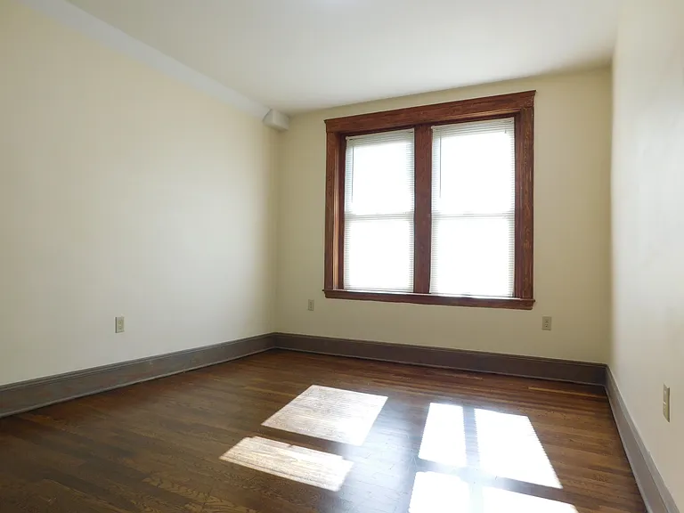 32 Dennison St — Photo 12