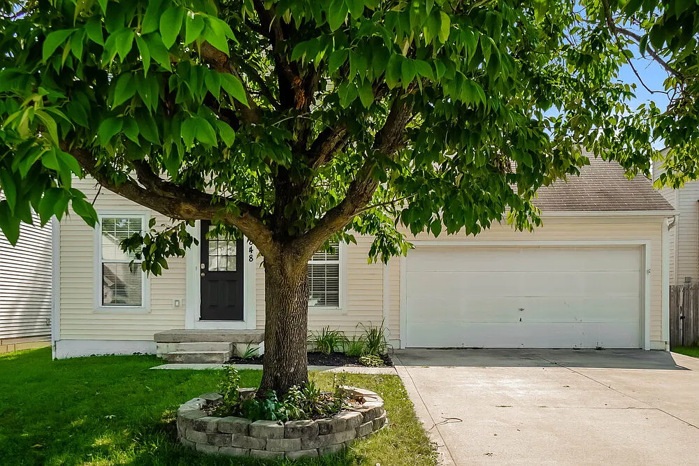 3 bed, 2.5 bath, 1408 sqft, $2,290 — Photo 1