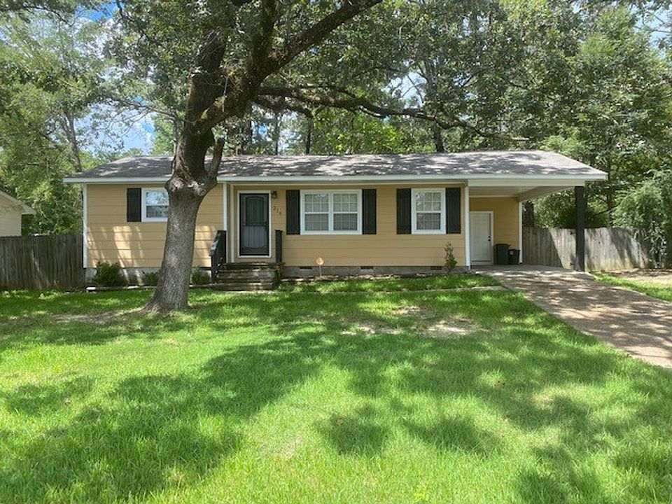 1st image of 318 Mary Ann Dr