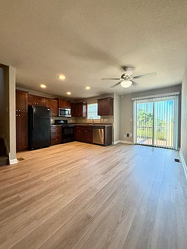 10541 Clubhouse Dr Photo 1