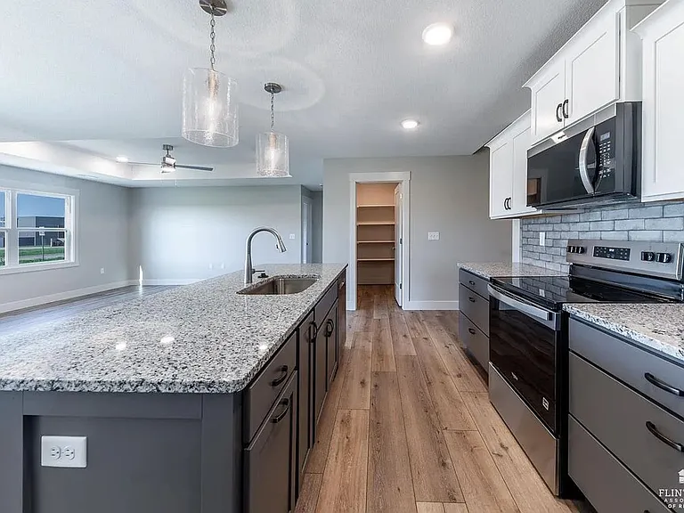 9168 Grammar Ct — Photo 17