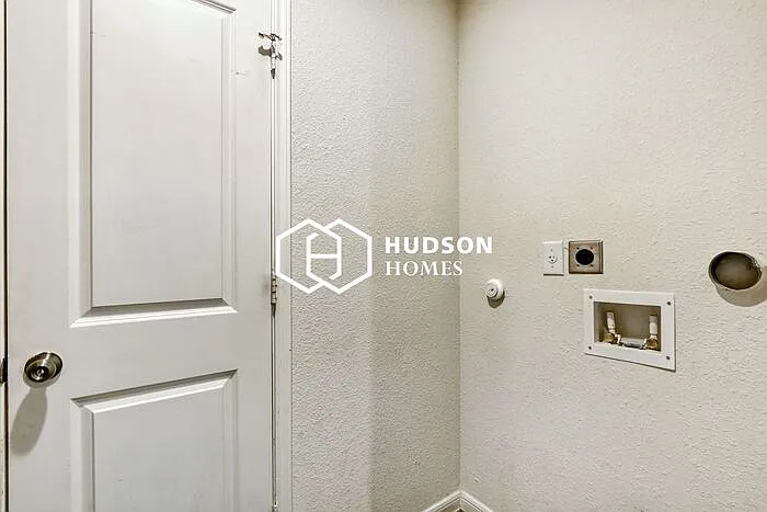 415 E Garrison Ave #B — Photo 13