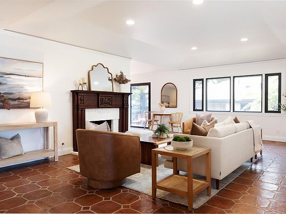 3rd image of 267 Del Mesa Carmel