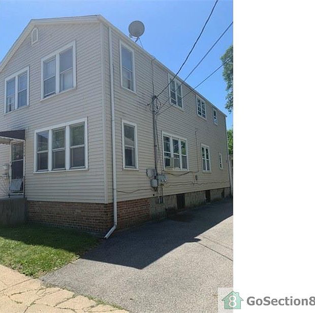 1st image of 14284 Lincoln Ave #2
