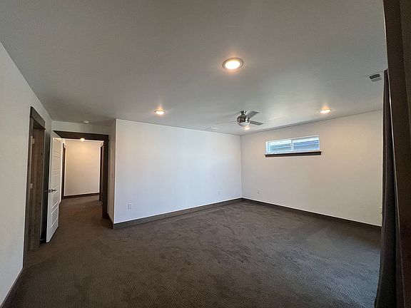 5th image of 1160 Samantha Ln