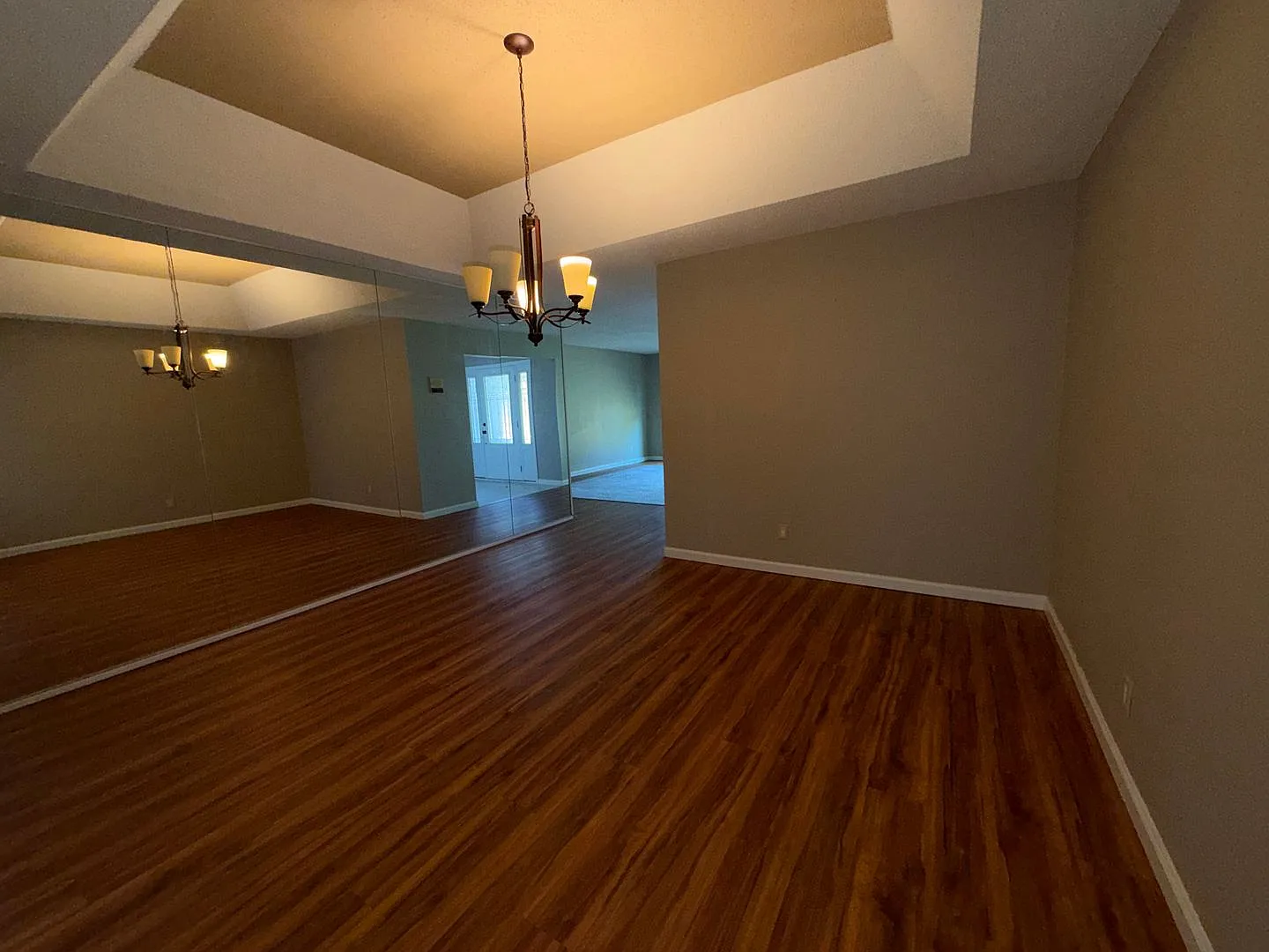 Specious Home for Rent in Manchester Mo — Photo 3