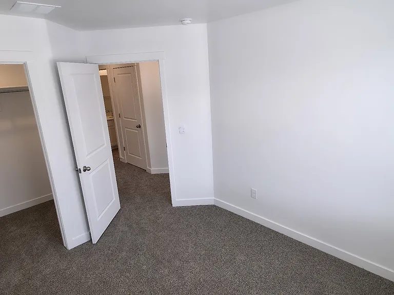 4335 N 325 E — Photo 16