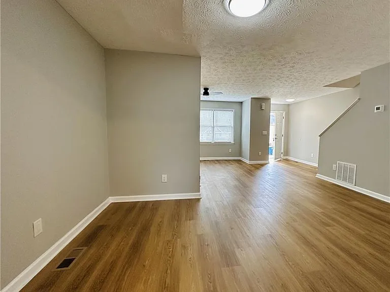 1016 Kennesborough Rd NW — Photo 13