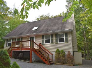 220 Forest Dr, Lords Valley, PA 18428