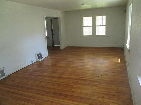 3rd image of 1440 S 17th Ave