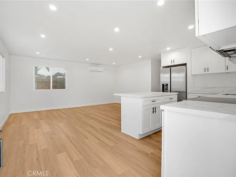16118 Haynes St — Photo 5