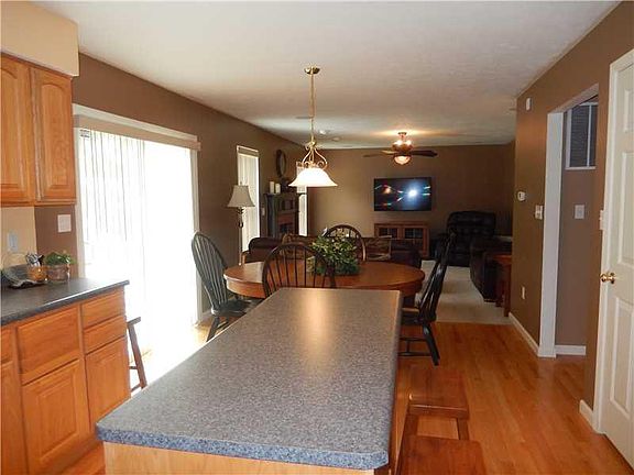 4th image of 249 Sussex Way