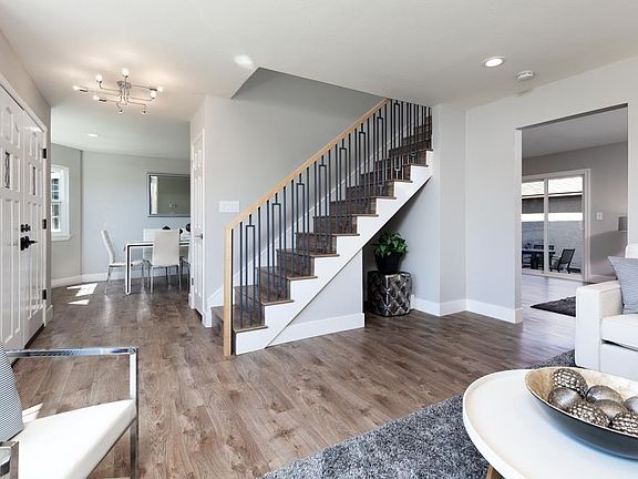 5th image of 1029 Las Palmas Dr