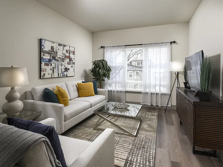722 Chancellor — Photo 10