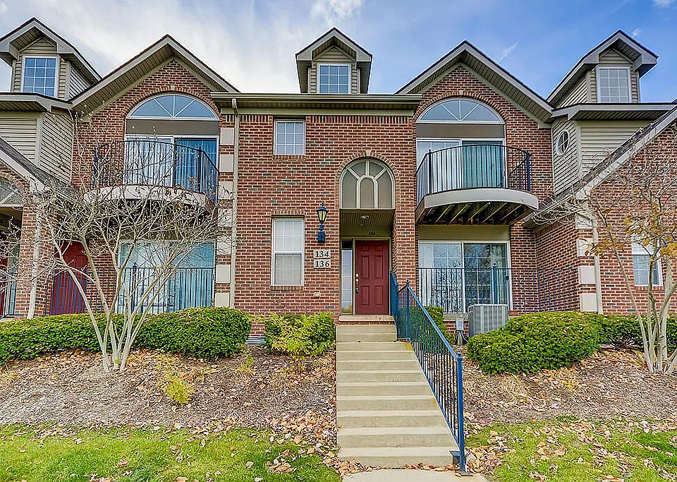 1st image of 134 W Oakbrook Dr