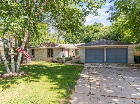 2458 W Point Rd, Green Bay, WI 54304