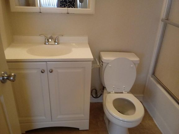 4th image of 1615 W 205th St