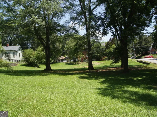 581 Bradford St NW, Gainesville, GA 30501