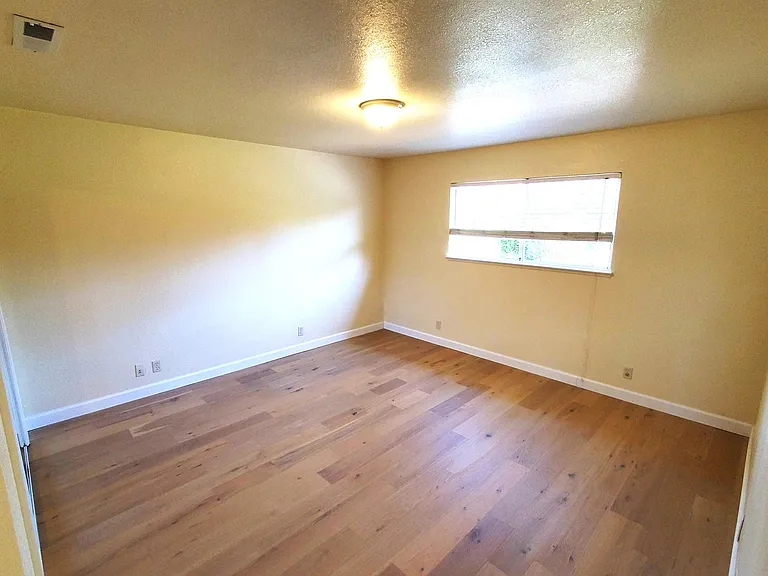 13398 Christie Dr — Photo 7