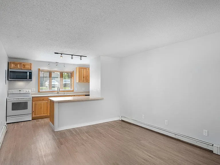529 Oxford St #1 — Photo 2