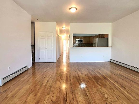 5th image of 230 Gates Ave #2N
